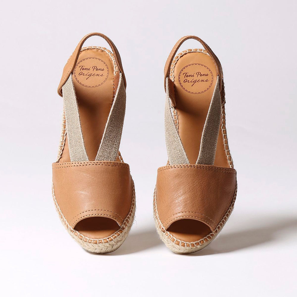 Toni Pons Etna Women's Flat Leather Sandal With Elastics in Cuero